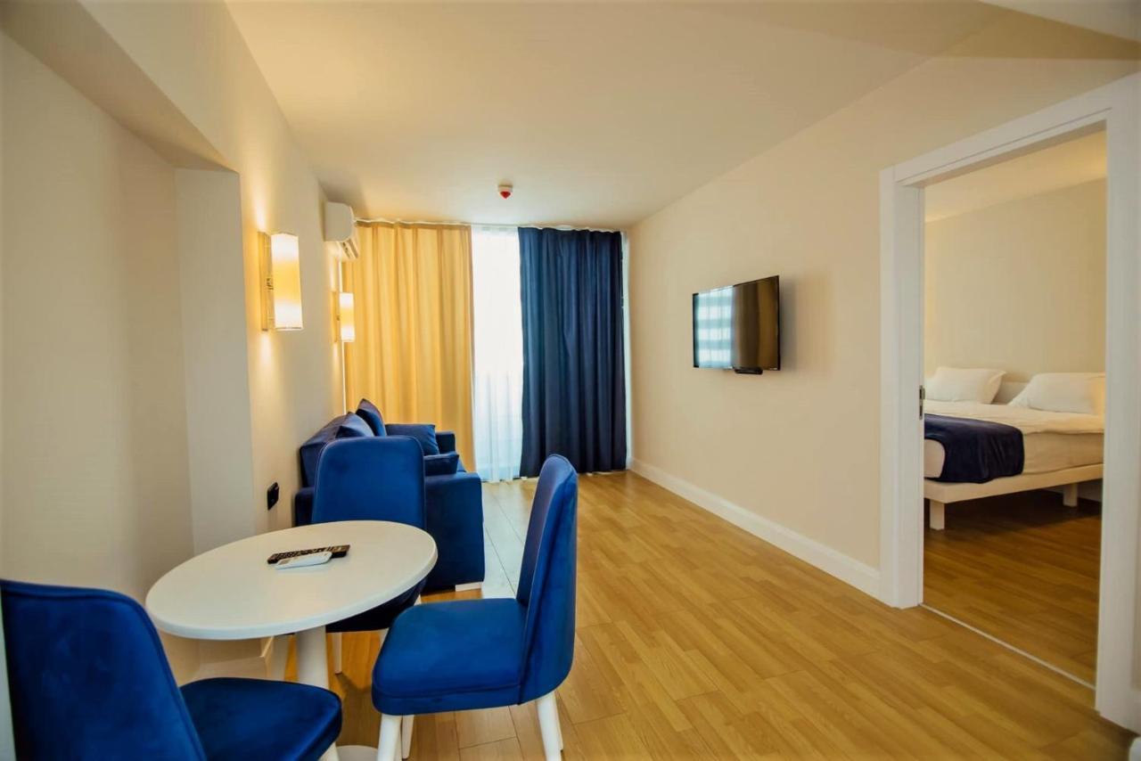 Orbi City Sea View - Special Category Aparthotel Batumi Bagian luar foto