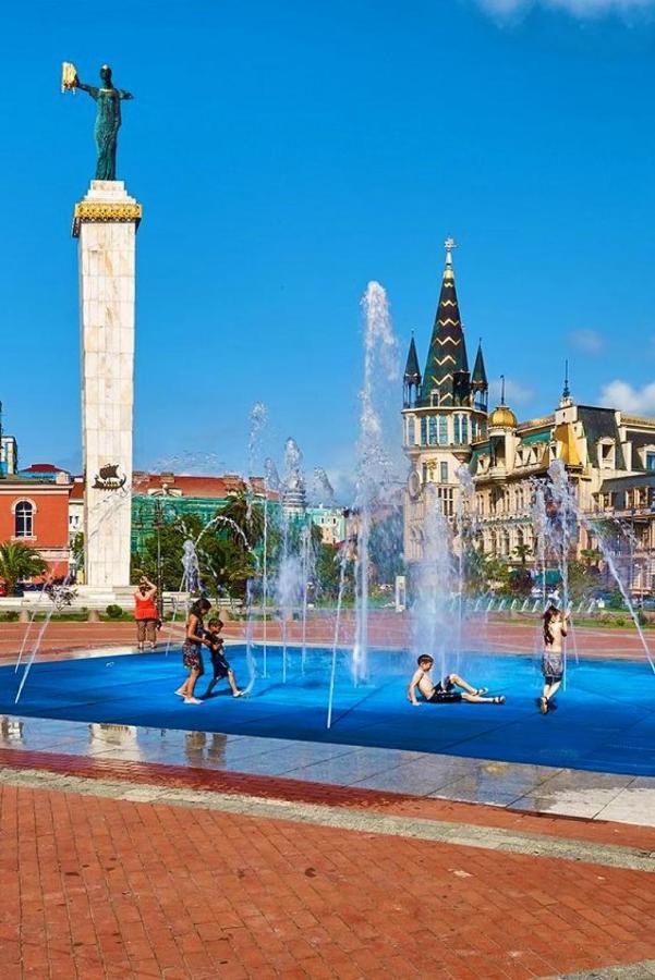 Orbi City Sea View - Special Category Aparthotel Batumi Bagian luar foto