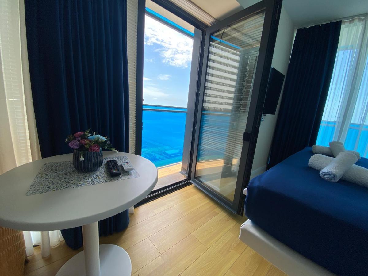 Orbi City Sea View - Special Category Aparthotel Batumi Bagian luar foto