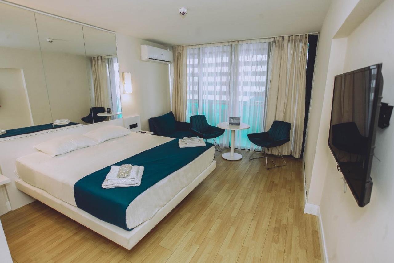 Orbi City Sea View - Special Category Aparthotel Batumi Bagian luar foto