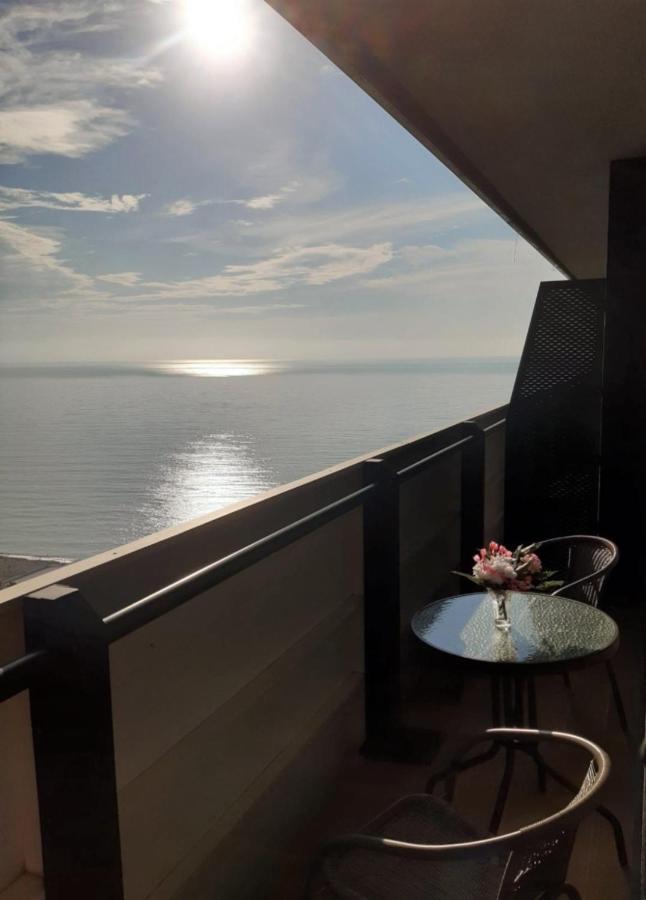 Orbi City Sea View - Special Category Aparthotel Batumi Bagian luar foto